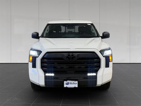 Used 2022 Toyota Tundra SR5 w/ SR5 Premium Package image 8