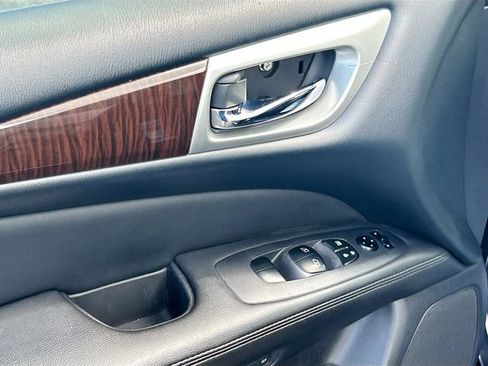Used 2015 Nissan Pathfinder SL w/ SL Tech Package FWD image 25