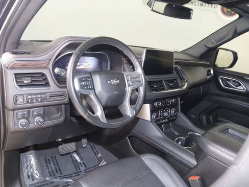 Used 2023 Chevrolet Tahoe Z71 w/ Luxury Package AWD/4WD image 28