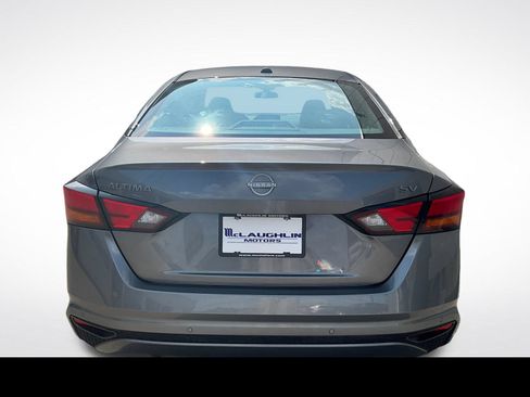 Used 2024 Nissan Altima 2.5 SV FWD image 12