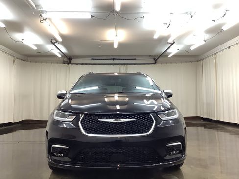 New 2026 Chrysler Pacifica Pinnacle w/ Trailer Tow Group image 11