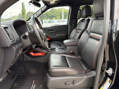 Used 2024 Nissan Frontier PRO-4X w/ Pro Premium Package AWD/4WD image 13
