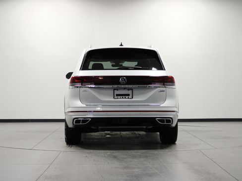 Used 2025 Volkswagen Atlas SEL Premium R-Line image 5