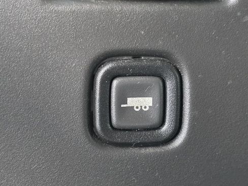 Used 2016 Chevrolet Express 2500 RWD image 16