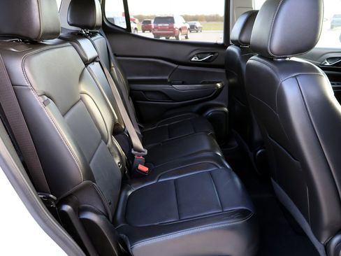 Used 2023 GMC Acadia SLT AWD/4WD image 15