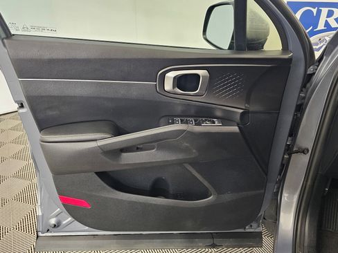Used 2022 Kia Sorento LX FWD image 10