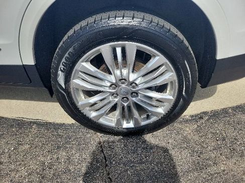 Used 2017 Cadillac XT5 Premium Luxury AWD/4WD image 15