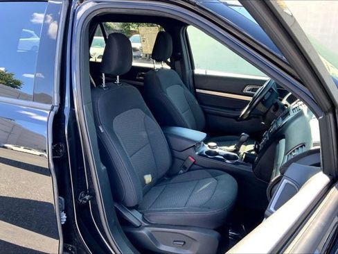 Used 2019 Ford Explorer XLT AWD/4WD image 6