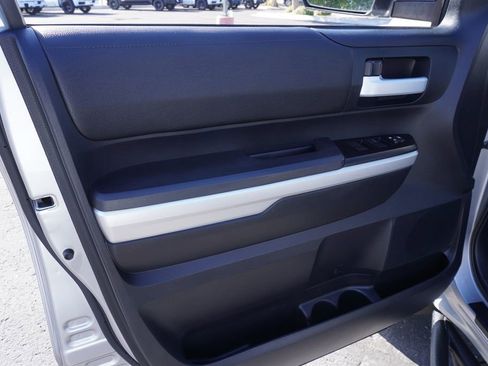 Used 2015 Toyota Tundra SR5 image 15