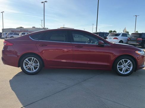 Used 2018 Ford Fusion SE w/ Fusion SE Technology Package FWD image 23