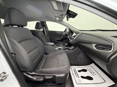 Used 2024 Chevrolet Malibu LT w/ Sport Edition image 9