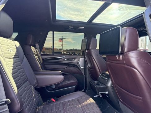 Used 2024 Cadillac Escalade Sport Platinum image 41