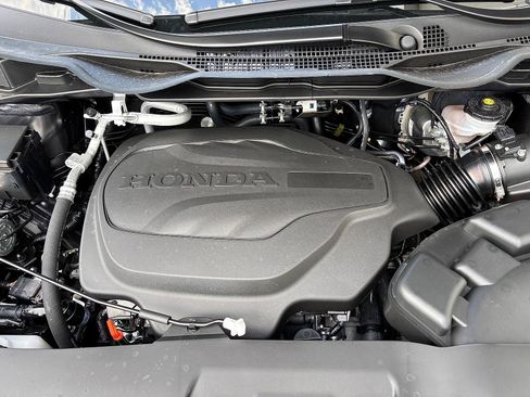 Certified 2026 Honda Odyssey EX-L image 9