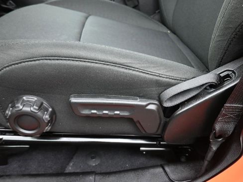 Used 2019 Jeep Wrangler Unlimited Sport S image 11