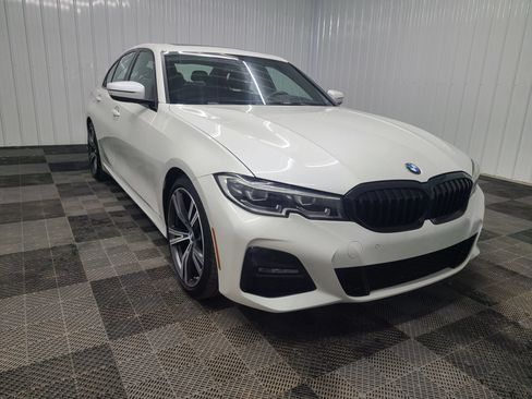 Used 2019 BMW 330i Sedan w/ M Sport Package RWD image 14