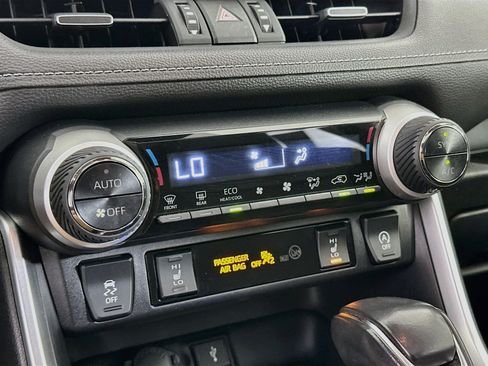 Used 2020 Toyota RAV4 XLE Premium AWD/4WD image 23
