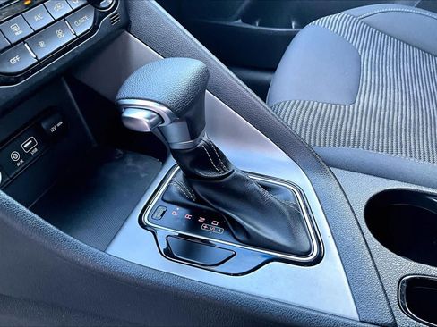 Used 2019 Kia Niro LX FWD image 16