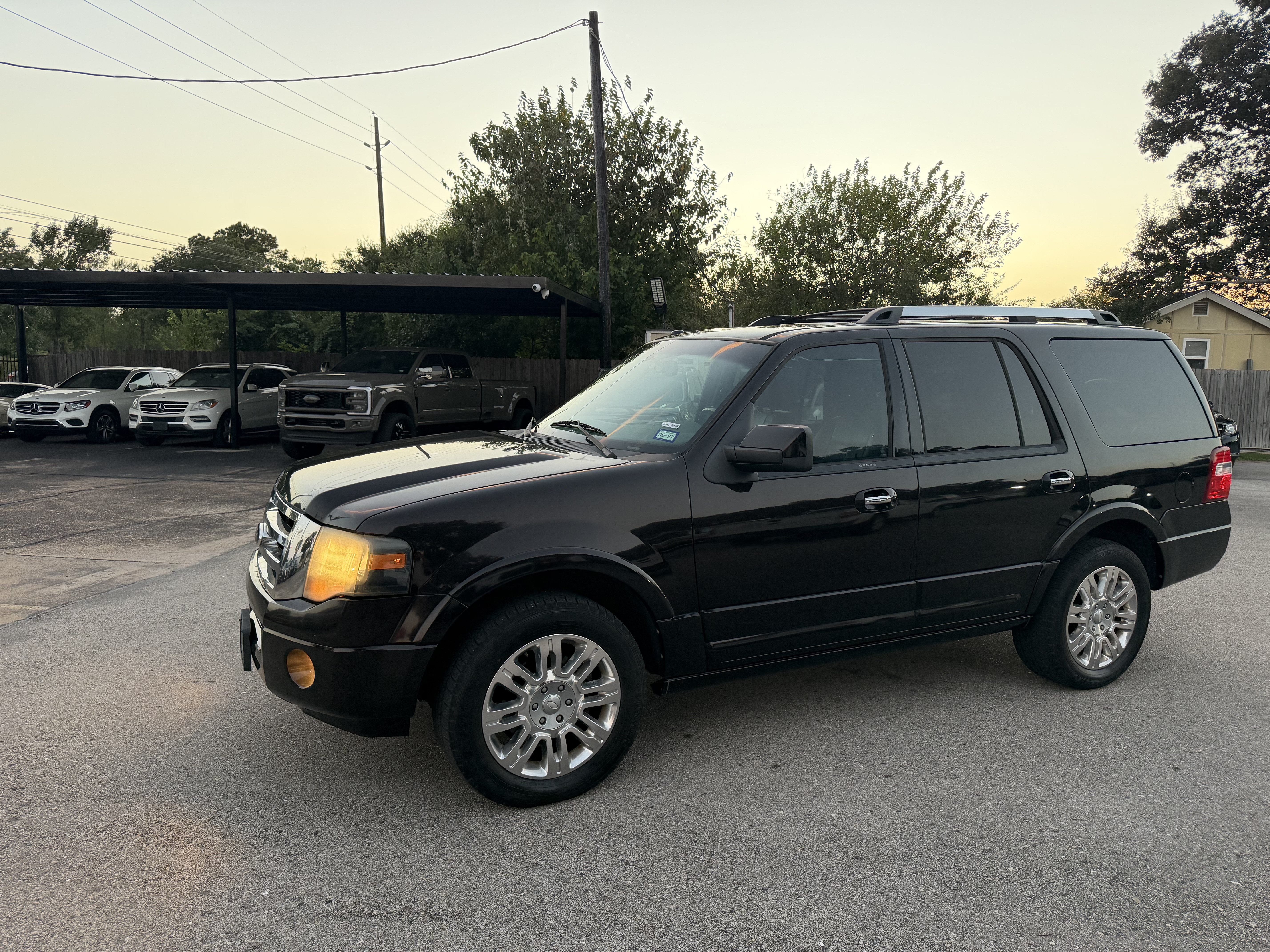 Used 2013 Ford Expedition Limited RWD image 3