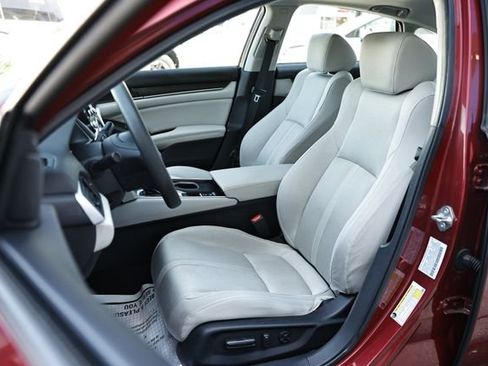 Used 2018 Honda Accord EX image 20