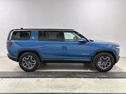 Used 2023 Rivian R1S Adventure AWD/4WD image 6