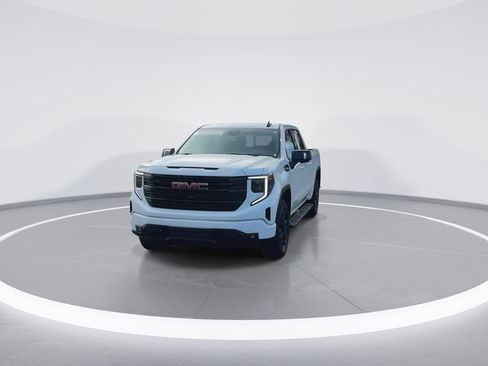 Used 2025 GMC Sierra 1500 Elevation w/ Elevation Premium Package image 3