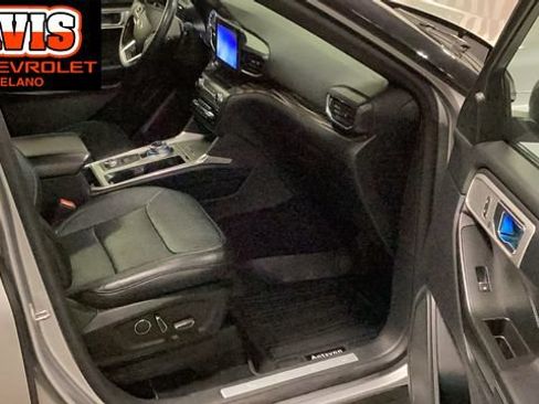 Used 2020 Ford Explorer Limited AWD/4WD image 23