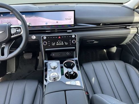Used 2026 Genesis GV80 2.5T RWD image 11