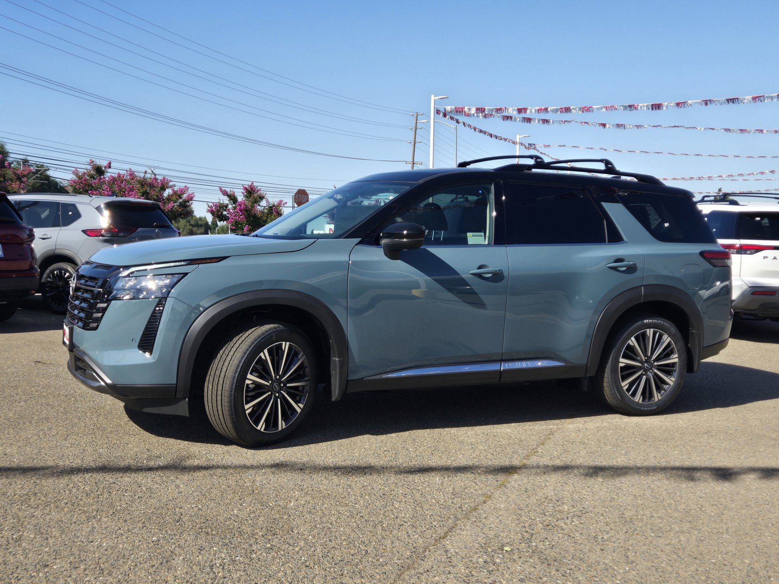 New 2026 Nissan Pathfinder Platinum w/ Cargo Package FWD image 7