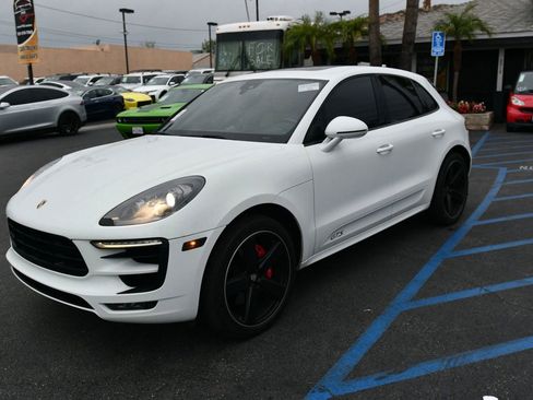Used 2017 Porsche Macan GTS AWD/4WD image 3