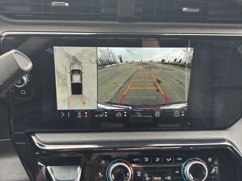 Used 2025 GMC Sierra 2500 AT4X image 21