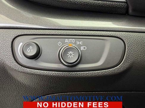 Used 2022 Buick Encore Preferred image 32