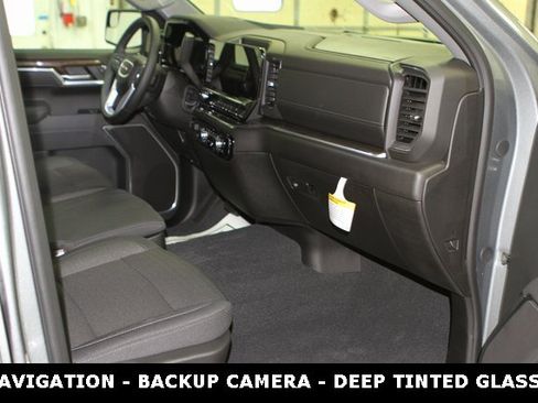 New 2025 GMC Sierra 1500 Elevation image 23