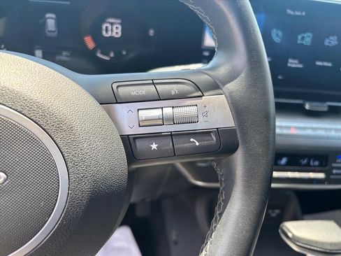 Used 2025 Hyundai Kona SEL FWD image 16