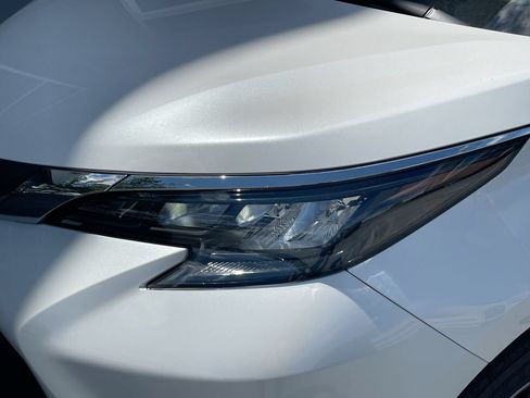 Used 2026 Toyota Sienna XLE FWD image 20