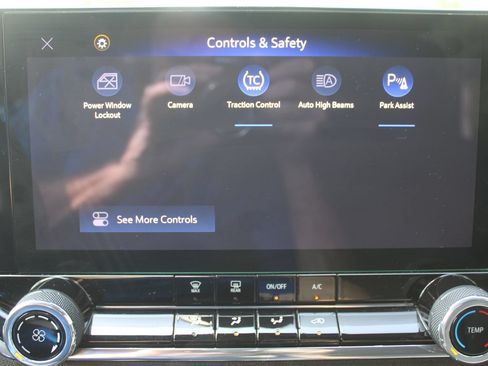 Used 2024 Chevrolet Colorado W/T w/ Technology Package RWD image 44