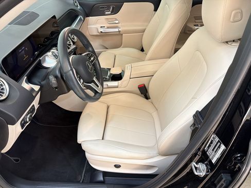 Used 2021 Mercedes-Benz GLB 250 image 5