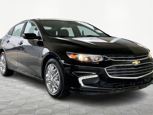 Used 2018 Chevrolet Malibu LT image 1