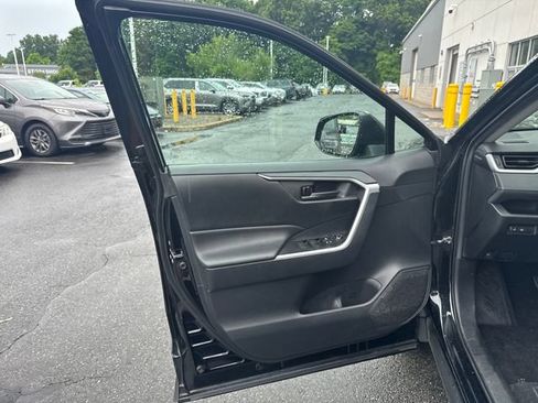 Used 2021 Toyota RAV4 LE AWD/4WD image 20