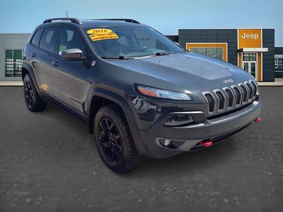 Used 2016 Jeep Cherokee Trailhawk w/ Comfort/Convenience Group