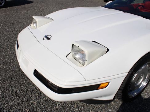 Used 1992 Chevrolet Corvette Convertible RWD image 29
