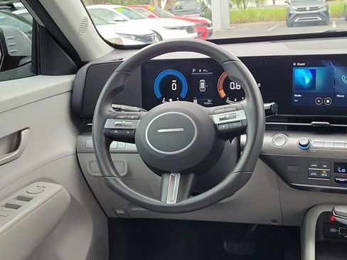 Used 2024 Hyundai Kona SEL FWD image 3