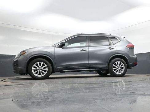 Used 2018 Nissan Rogue SV image 33
