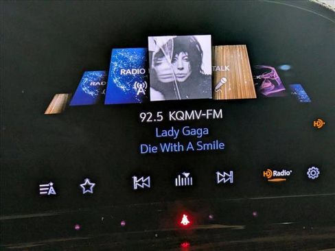 Used 2022 Cadillac Escalade Premium Luxury image 13