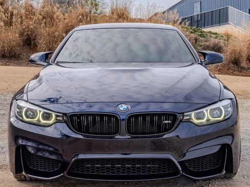 Used 2018 BMW M4 Convertible image 8