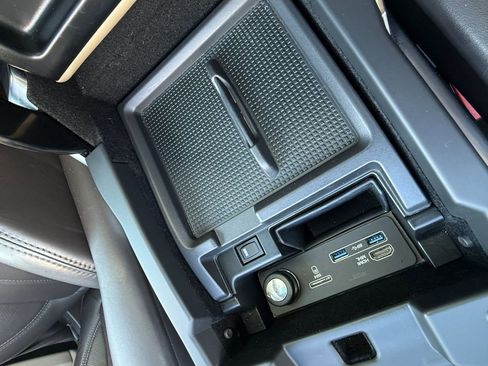 Used 2017 Land Rover Range Rover Sport HSE image 28