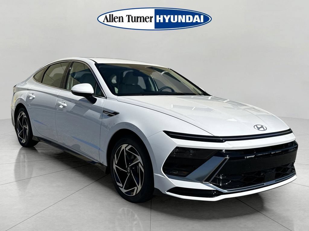 New 2026 Hyundai Sonata SEL FWD image 2