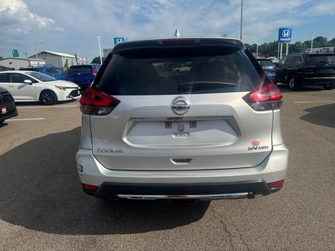 Used 2018 Nissan Rogue SV AWD/4WD image 6