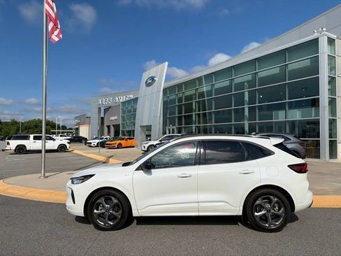 Used 2023 Ford Escape ST-Line w/ Tech Pack #1 FWD image 2