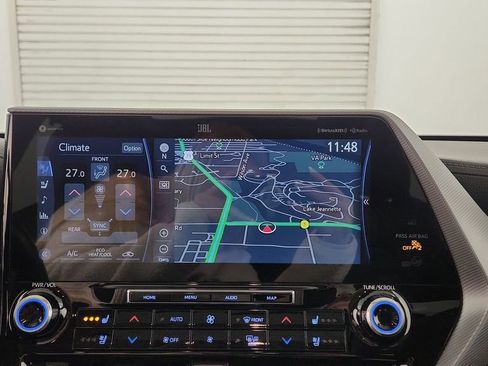 Used 2021 Toyota Highlander Limited image 30