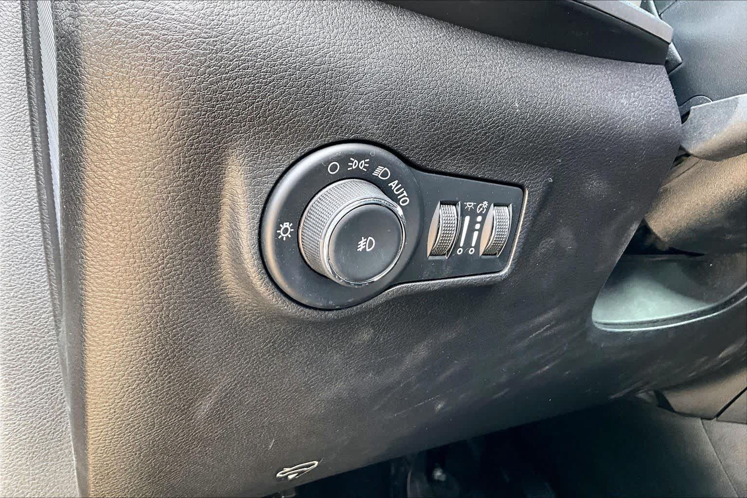 Used 2023 Jeep Compass Limited AWD/4WD image 30